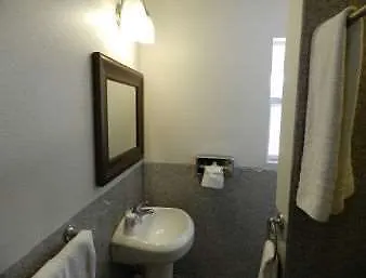 Rodeway Inn 3*